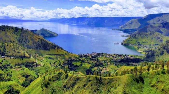 Kaldera Toba yang terletak di Provinsi Sumatera Utara, ditetapkan sebagai UNESCO Global Geopark. (Handout KBRI Paris)