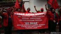Kader yang sebagian besar pengurus anak cabang dan ranting ini menyatakan sikapnya agar surat DPP PDI Perjuangan No 1506/IN/DPP/VI/2020 tertanggal 30 Juni 2020 yang  merekomendasikan Sekda Kota Tangerang Selatan yang bukan kader untuk maju sebagai Calon Wali Kota dalam Pilkada 2020 ditinjau kembali.