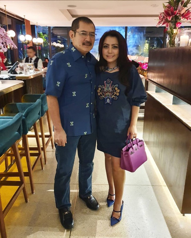Bukan Mayangsari dan Bambang Trihatmodjo namanya jika penampilannya tak kompak. (Foto: Instagram/@mayangsaritrihatmodjoreal)