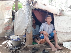 Mbah Tarso yang Hidup di Gubuk Karung Ternyata Dikenal Legenda Mancing Mania