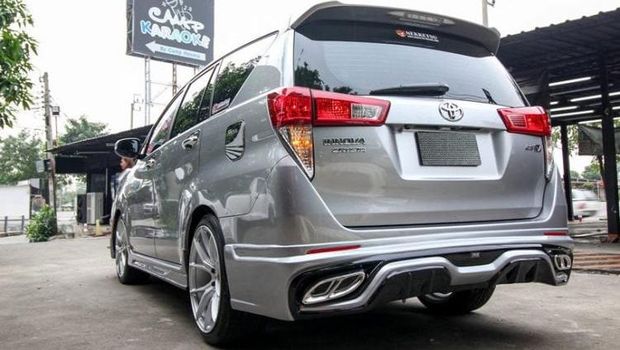  Modifikasi  Toyota Innova Berwajah Lexus