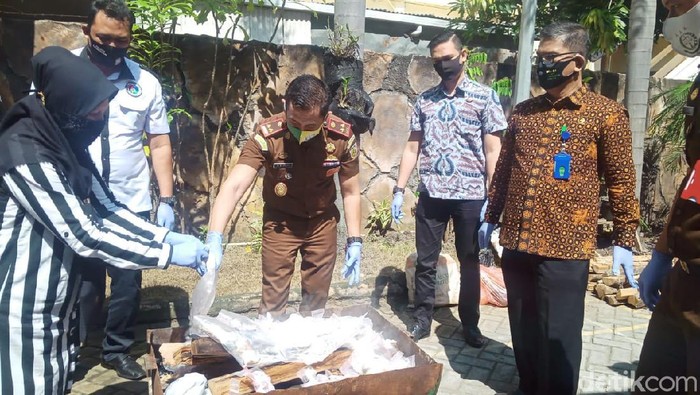 pemusnahan uang palsu