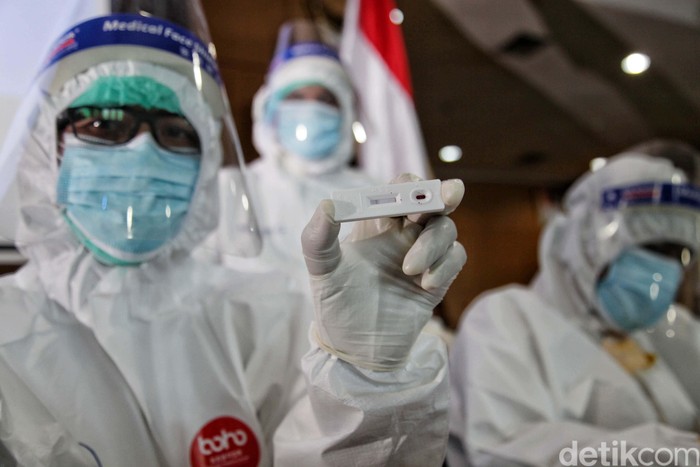 Sejumlah PNS di lingkungan Pemkot Jakarta Utara mengikuti rapid test. Kegiatan ini untuk memastikan seluruh pegawai terbebas dari virus Corona.