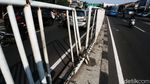 Potret Pagar Besi Pembatas Jalan yang Dibiarkan Rusak