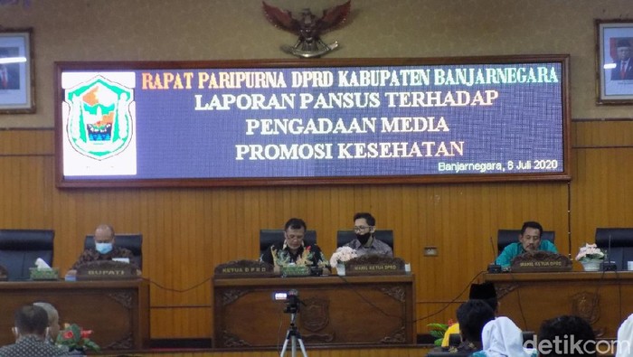 Rapat paripurna DPRD Banjarnegara soal kasus pengadaan kalender Rp 2,1 miliar