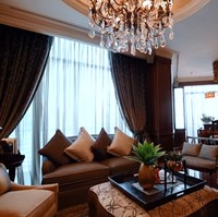 Pasangan yang menikah pada 2019 itu tinggal berempat bersama kedua orangtua Amrit. Penthouse tiga lantai ini pun disebut-sebut sebagai Istana di Atas Awan oleh Boy William. Foto: Screenshot YouTube/Boy William