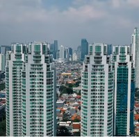 Dalam video berdurasi 11:36 tersebut, Amrit dan Sanjana memperlihatkan kemegahan penthouse yang berada di lantai atas gedung apartemen mewah di pusat kota Jakarta. Foto: Screenshot YouTube/Boy William