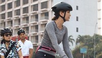 Luna Maya ikut bersepeda dengan membeli tunggangan baru sepeda Cervelo seharga Rp 70 jutaan. Foto: Instagram