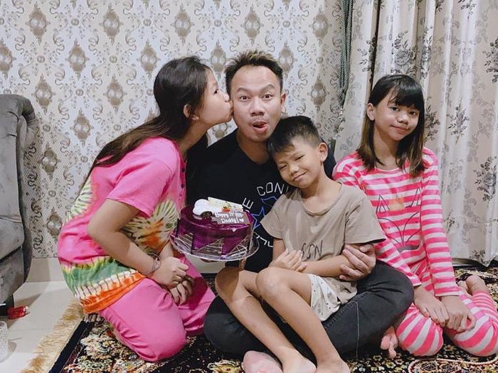 Vicky Prasetyo ditahan