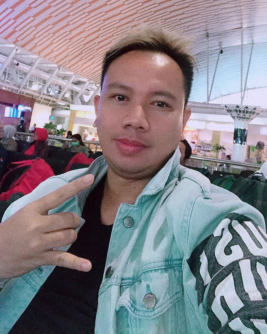 Vicky Prasetyo ditahan