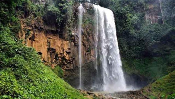 Air terjun di Lampung Barat.