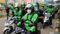 Wali Kota Bekasi Rahmat Effendi mengizinkan kembali ojek online (Ojol) mengangkut penumpang hari ini.