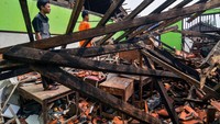  Menurut pihak sekolah atap 2 ruang kelas ambruk pada (23/6/2020) akibat kondisi bangunan yang sudah lama dan tidak ada korban jiwa pada kejadian tersebut.