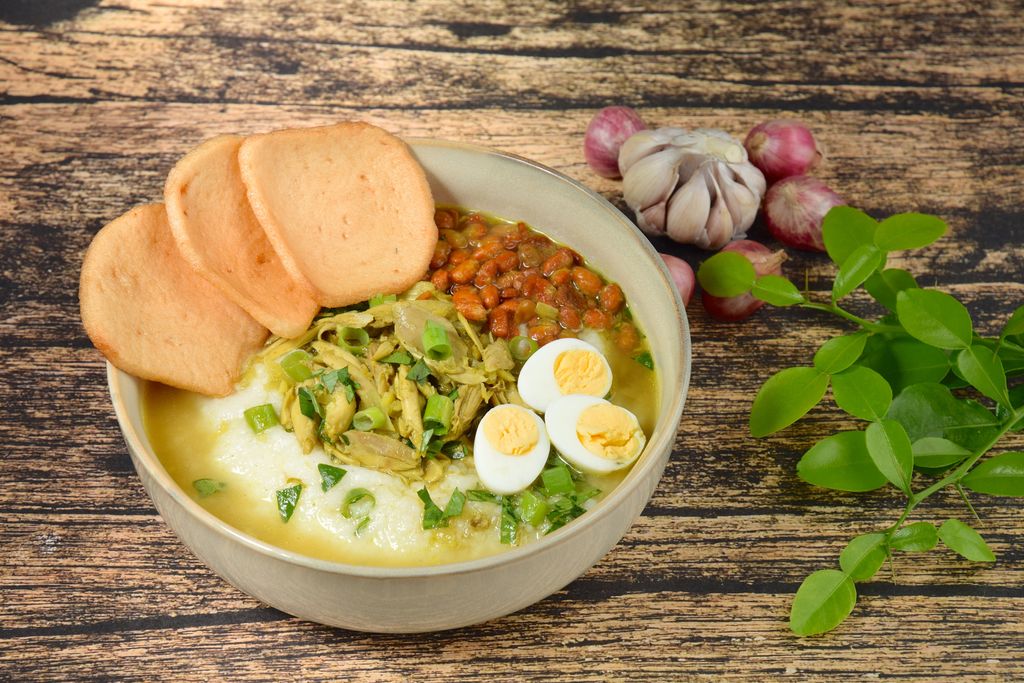 Yuk! Sarapan Bubur Ayam Enak Murah di 5 Tukang Bubur Ini