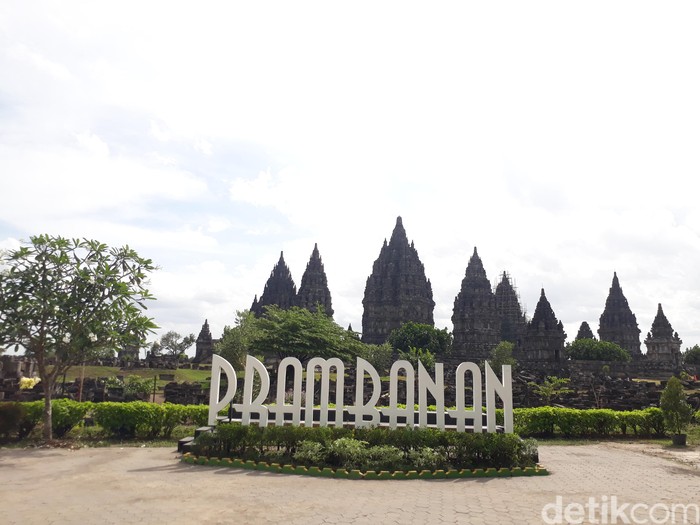 Candi Prambanan Minggu kedua setelah dibuka kembali.