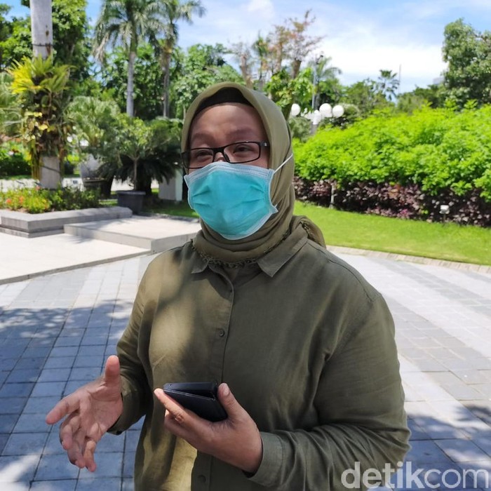 Pemkot Surabaya bakal memprioritaskan kesehatan ibu hamil di tengah pandemi COVID-19. Salah satunya dengan menggratiskan biaya persalinan dan perawatan saat melahirkan di rumah sakit rujukan.