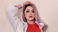 Ia pun mengaku ingin lekas menikah dan mempunyai anak. Dok. instagram/jenitajanet