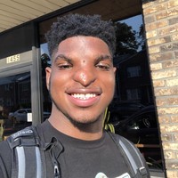 Justin yang merupakan mahasiswa jurusan komunikasi di Jacksonville College, di Alabama itu mengatakan bahwa pihak agensi pertama kali menghubunginya untuk melakukan tes pemotretan melalui Instagram. Saat itu dirinya mengaku merasa tidak nyaman ketika harus berada di depan kamera karena belum terbiasa. Foto: Instagram @_justinstewart