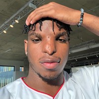 Bulan lalu Justin telah menandatangani kontrak permodelan pertamanya dan melakukan pemotretan di Union, New Jersey untuk debut pemotretannya. Menurut Justin, itu adalah pencapaian terbesar di dalam hidupnya hingga saat ini. Foto: Instagram @_justinstewart