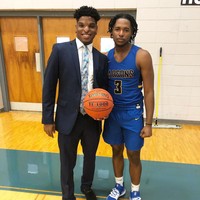 Selama bertahun-tahun saya telah tumbuh untuk mencintai diri sendiri dan saya puas dengan siapa saya. Orang-orang memanggil saya beberapa sebutan buruk tetapi saya tidak membiarkannya mempengaruhi siapa saya sebenarnya. Saya tidak pernah membiarkan siapa pun menghentikan saya mengejar apa yang saya inginkan atau menjadi orang yang saya inginkan, jelas Justin. Foto: Instagram @_justinstewart