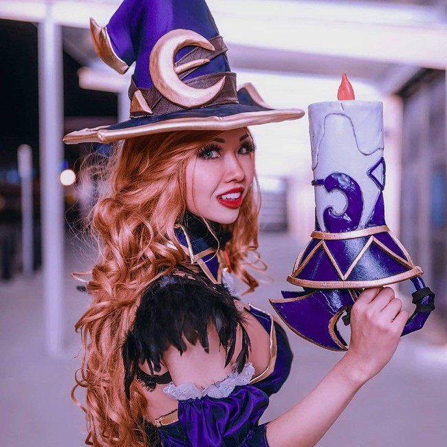 Kerap tampil menjadi cosplayer seksi tak jarang Katkwo dipandang sebelah mata dan mendapatkan image buruk. Terlebih dia menjual foto-fotos seksinya.  Foto: Instagram