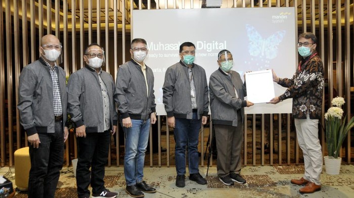 Mandiri Syariah Terima ISO 9001:2015 Mandiri Syariah menerima Certified ISO 9001:2015 dari Assurance Operational & Technical Director British Standards Institution. Mandiri Syariah memenuhi semua manajemen mutu.