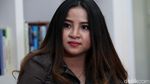 Senyum Manis Melan Si Putri John Kei