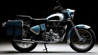 Dikutip dari Mekanika, Royal Enfield Bullet jadul ini mulanya merupakan motor capek yang sering diajak berkendara jauh. Seiring waktu, komponen pada motor ini mulai menua, rusak, dan mengalami disfungsi di sejumlah bagian seperti sprocket gear dan sokbreker. (Foto: Maxabout)