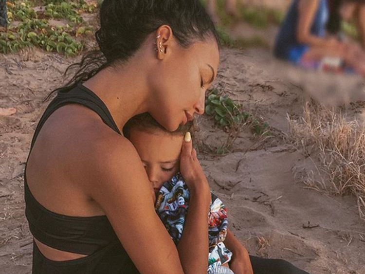 9 Momen Kebersamaan Naya Rivera dan Anak Sebelum Hilang Diduga Meninggal