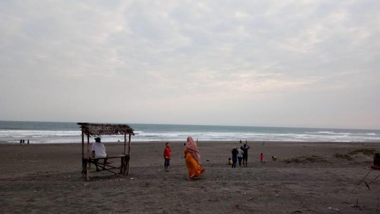 Pantai Tall Wolu Pantai di Parangtritis, Yogyakarta.