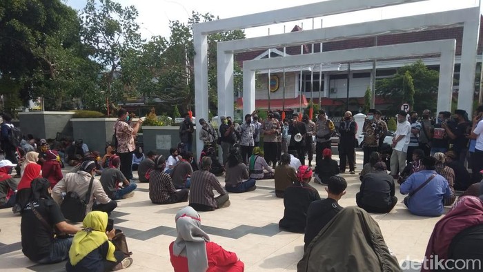 Pekerja Seni Pati Pekerja Seni Pati