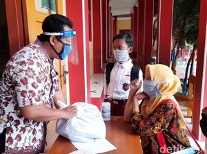 Ada Penambahan Kasus Corona, SMP di 13 Kecamatan Batal Dibuka