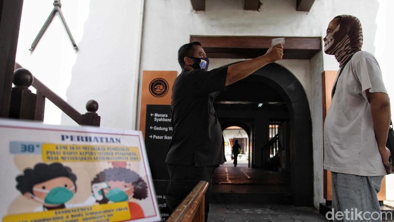 Potret Peringatan HUT Museum Bahari dengan Protokol Kesehatan Peringatan HUT Museum Bahari di Penjaringan, Jakarta Utara, berlangsung sederhana. Protokol kesehatan tetap diterapkan pada peringatan HUT tersebut.