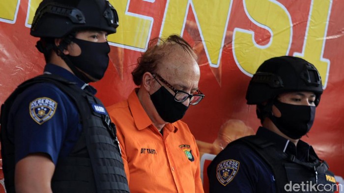 Polisi berhasil membekuk seorang predator seks anak asal Prancis di kawasan Jakarta. Pria berusia 65 tahun itu diketahui terjerat kasus prostitusi anak.