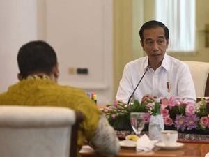 Momen Jokowi Minta Belanja Produk Luar Negeri Direm
