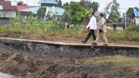 Berdasarkan keterangan Biro Pers, Media, dan Informasi Sekretariat Presiden, lokasi yang pertama ditinjau Jokowi untuk diharapkan menjadi lumbung pangan baru di luar Pulau Jawa tersebut terletak di Desa Bentuk Jaya, Kecamatan Dadahup, Kabupaten Kapuas.