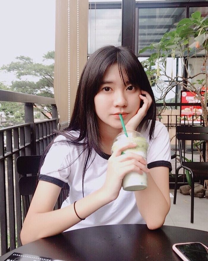 Kulineran Rachel Florencia, Selebgram Cantik yang Jadi