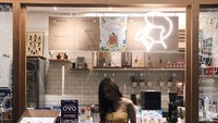  Jadi istri online para netizen, namanya semakin trending saat jadi bintang tamu Deddy Cobuzier. Deddy pun mengingatkan sambil bergurau agar netizen jangan kebanyakan berimajinasi. Foto: Instagram @rchelcia