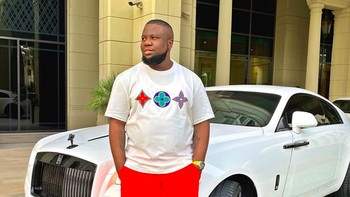 Mungkin banyak orang mengagumi akun hushpuppi di Instagram, yang diikuti jutaan pengikut. Ini adalah salah satu mobil Rolls Royce miliknya. Foto: Instagram