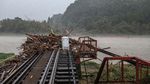 Rel Kereta Putus Diterjang Banjir, Akses Ekonomi Terganggu