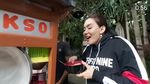 Gaya Kulineran Rieke Diah Pitaloka