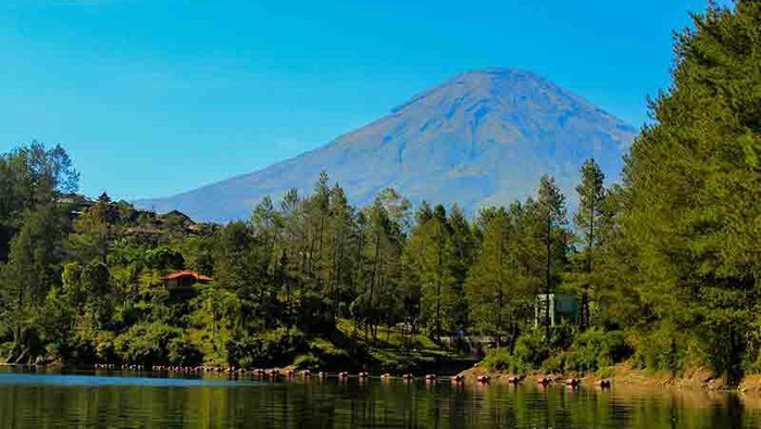 Telaga Menjer di Wonosobo.