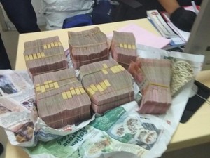 Ini Penampakan Uang Rp 500 Juta di KRL yang Dikembalikan Petugas Kebersihan