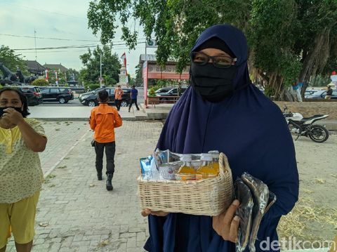Ajak Selfi Sampai Kasih Paket Vitamin