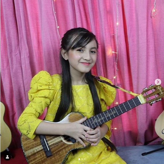 Karier Alyssa di YouTube dimulai pada 2013 saat dia mengunggah konten cover lagu. Saat itu usianya baru lima tahun. Kini setelah sukses, Alyssa merambah menjadi bintang iklan dan dunia akting. Foto: Instagram @alyssa_dezek_official