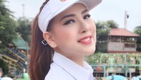 Sebelumnya Angela terkenal sebagai pembawa acara Uang Kaget. Dok. Instagram/anqela.tee