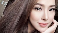 Angela Tee kini memutuskan untuk kembali ke dunia musik. Dok. Instagram/anqela.tee