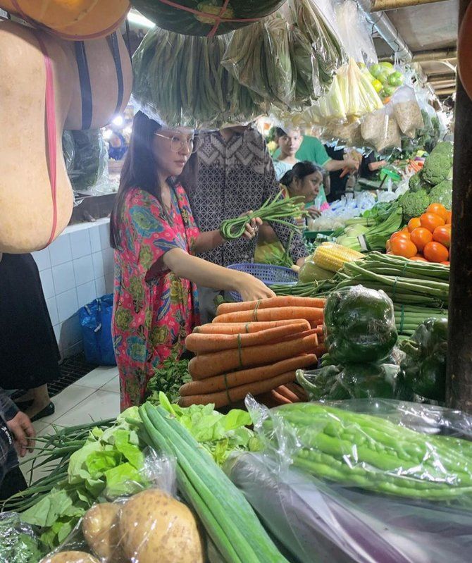 Artis Indonesia ke pasar