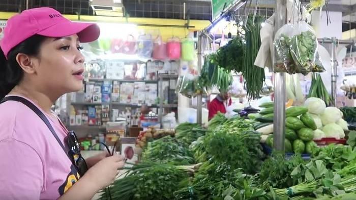 Artis Indonesia ke pasar