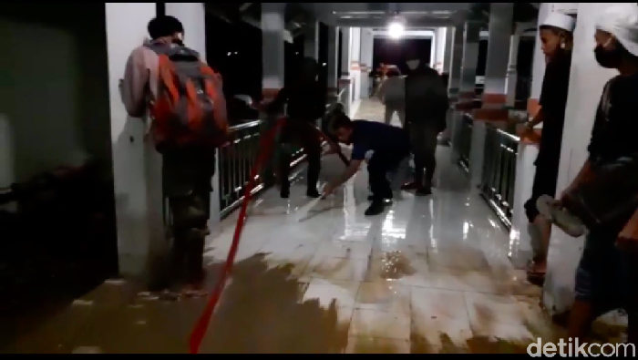 Banjir di RSUD Torabelo Sulteng